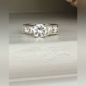 SETA Sterling Silver Cubic Zirconia Wedding Ring